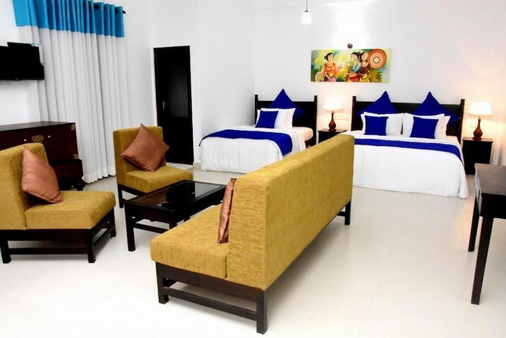 Blue Spring Hotel Wadduwa Exterior foto
